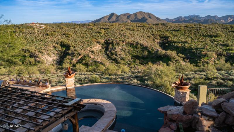 13815 N Vista Del Oro Exteriors-9