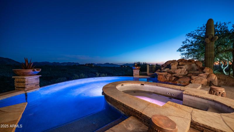 13815 N Vista Del Oro Exteriors-29