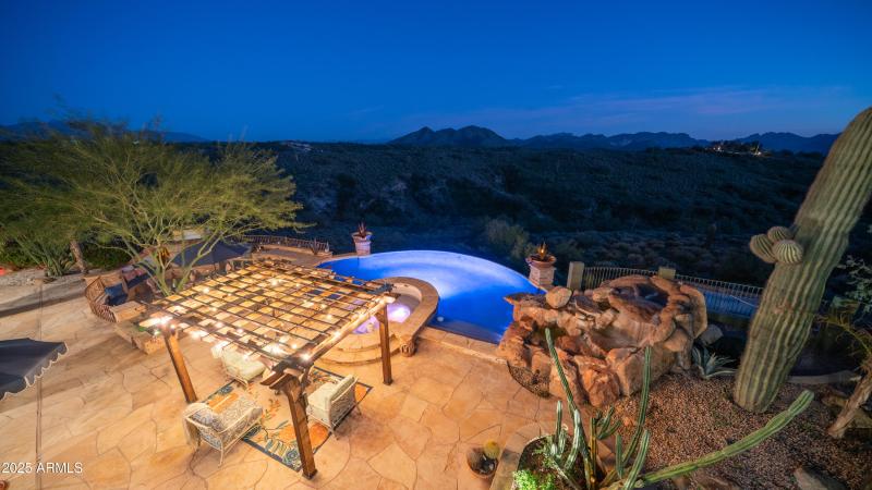 13815 N Vista Del Oro Exteriors-32