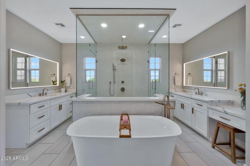 Soaking Tub and Steam Shower
