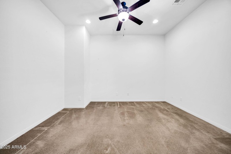 Flex Space/Den at entry