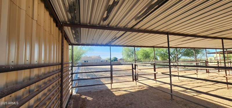 maddock horse stalls