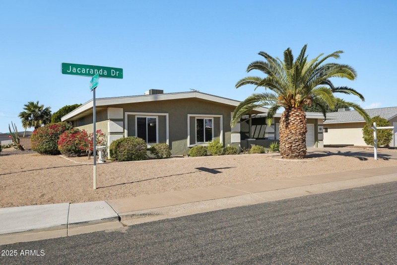 6-web-or-mls-W Jacaranda Dr-S2112-007