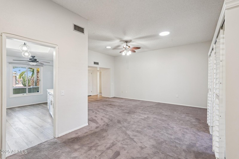 7-web-or-mls-W Jacaranda Dr-S2112-008