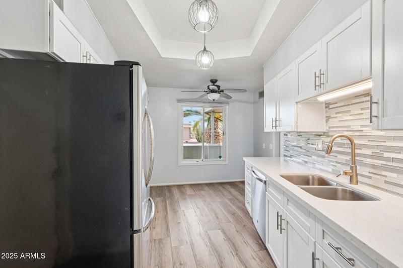 14-web-or-mls-W Jacaranda Dr-S2112-015