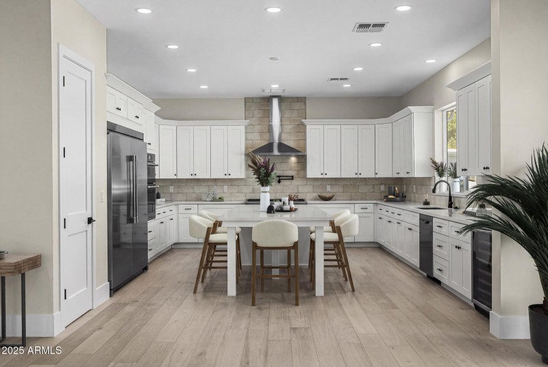 (Virtually Staged) Kitchen