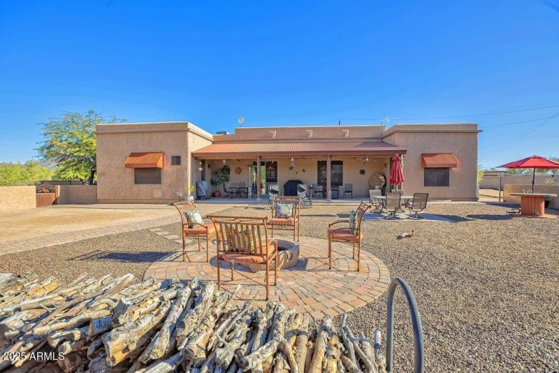 maddock back yard to house 1