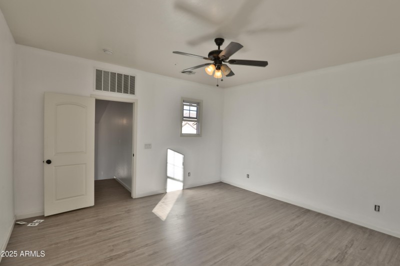 23-Canon EOS 5D Mark IV 6720x4480_000023