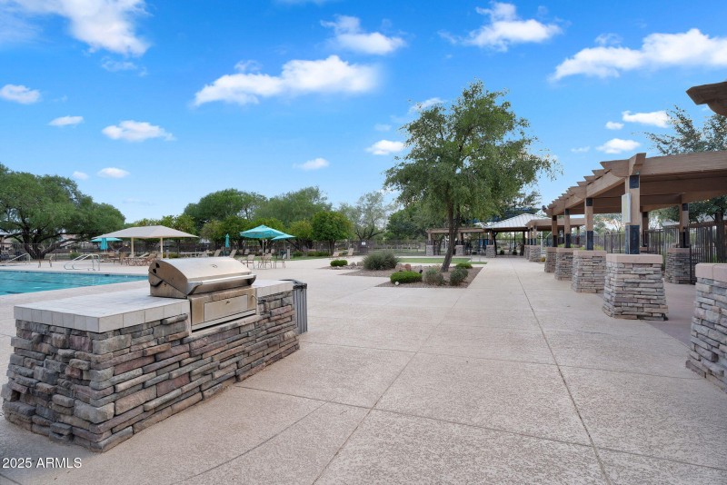 93-web-or-mls-4756 E Ironhorse Rd Commun