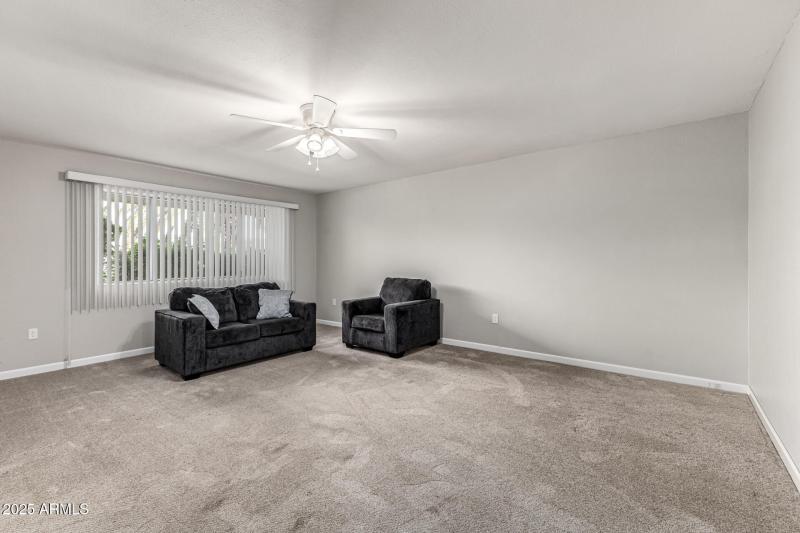 Soft carpeting & tile flooring