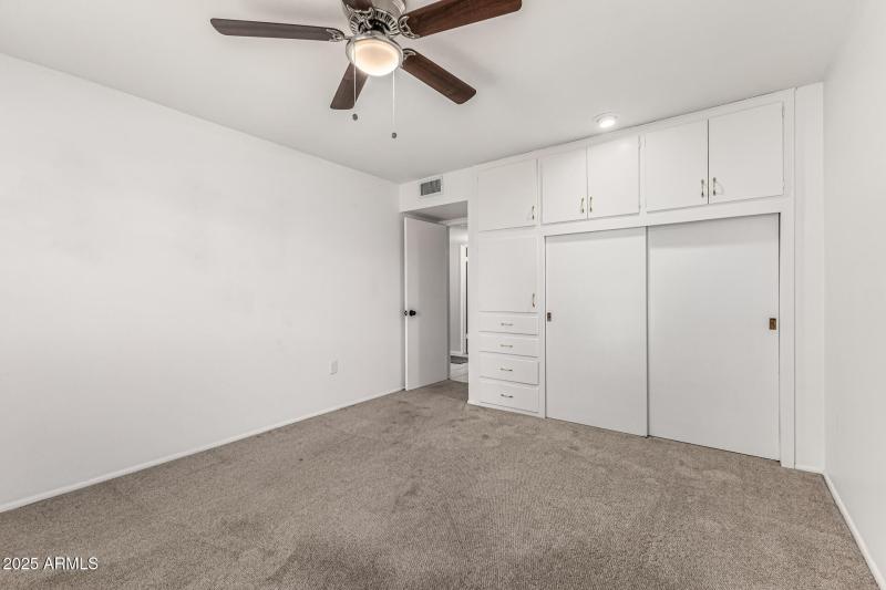 Bedroom 3 w/built-ins