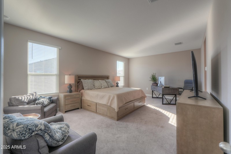 Huge primary bedroom