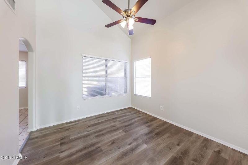 008-photo-dining-room-15031660