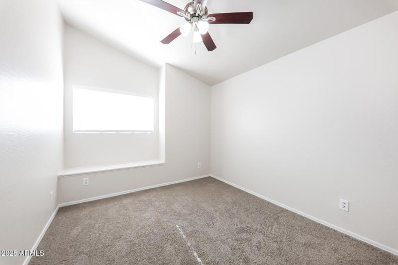 021-photo-bedroom-15030705