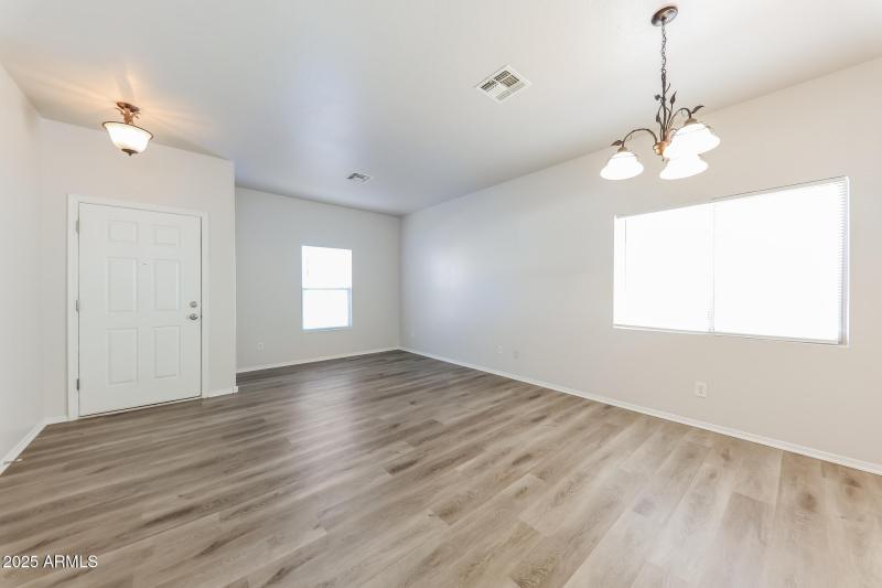 006-photo-living-room-15030179