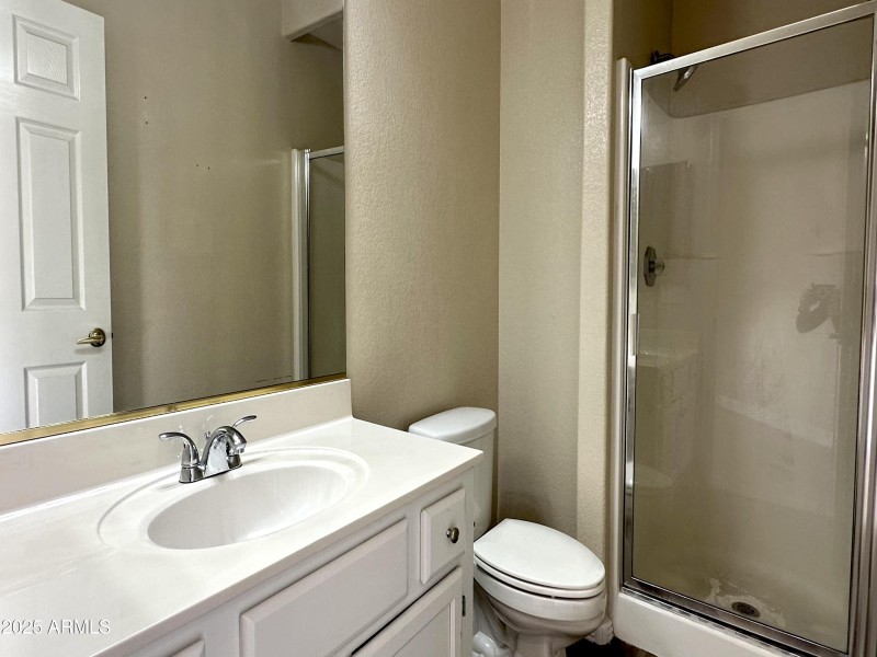 5018 Siesta 3 - 33Upstairs Bathroom