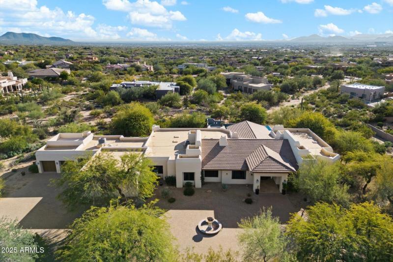 Expansive circular driveway