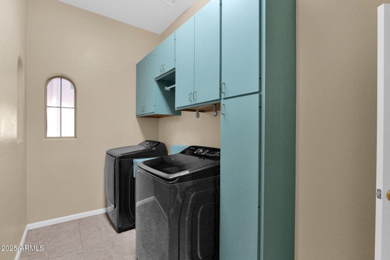 3810 Latham - 29Laundry Room