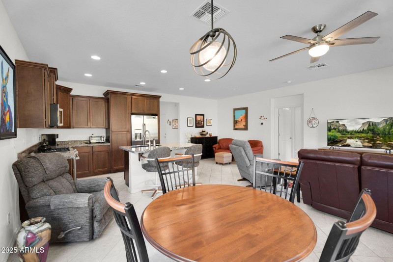 16-web-or-mls-712 E Myrtle Pass-7