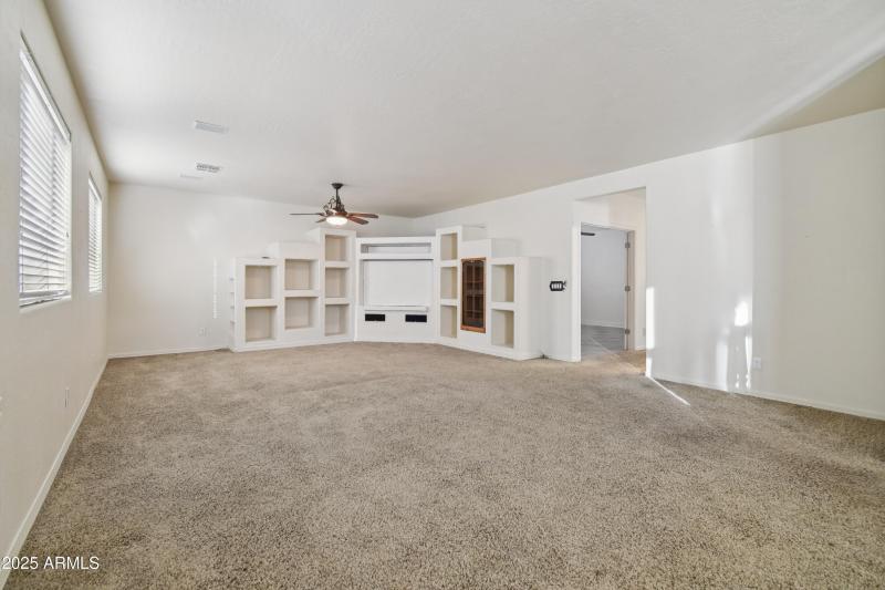 7-7 70th Dr-S2212-007