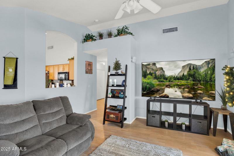 7-web-or-mls-1714 W Hiddenview Dr-6