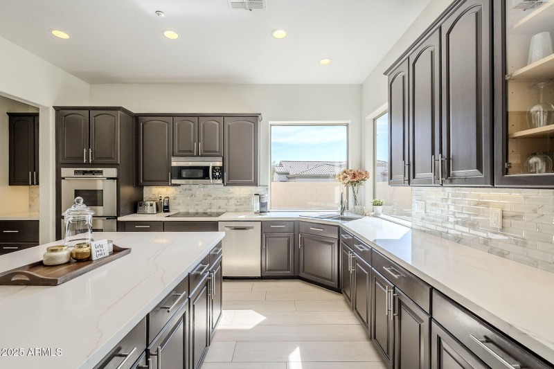 2020 Refinished 42” cabinets with pulls