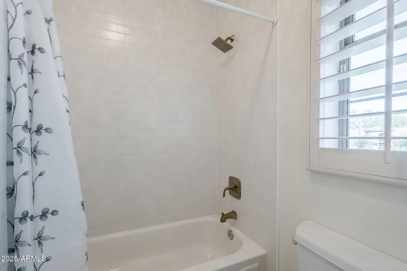 2023 Surround tile in tubs