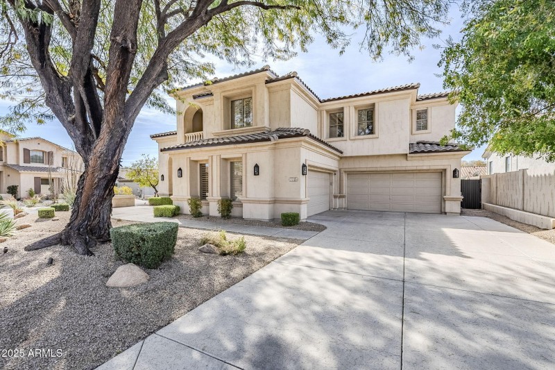 Long private driveway