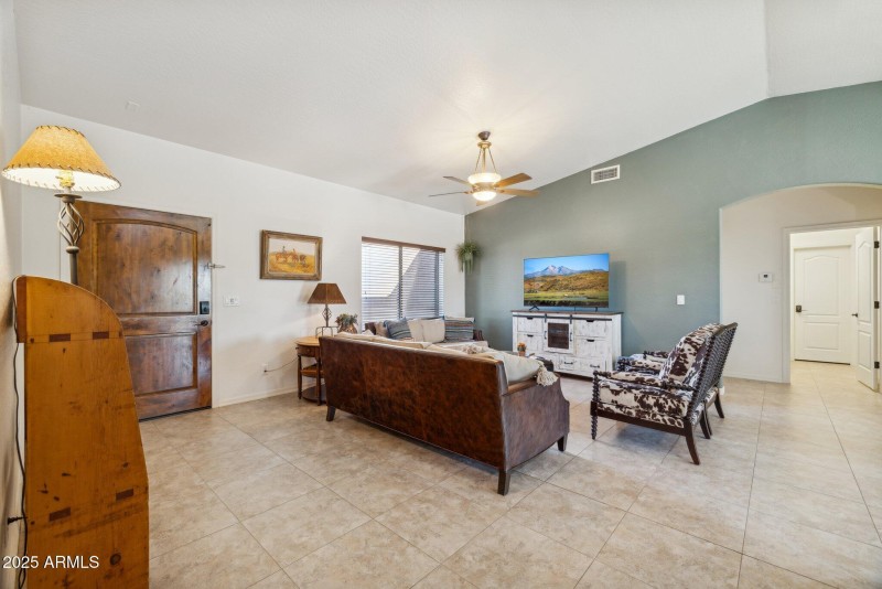 21-web-or-mls-4447-e-red-bird-rd