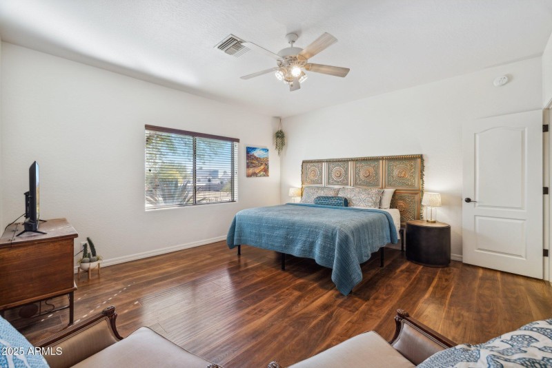 29-web-or-mls-4447-e-red-bird-rd