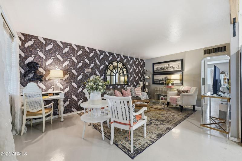 005-2341-living-room