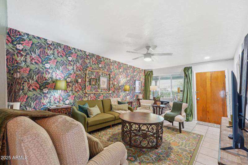 028-2343-living-room