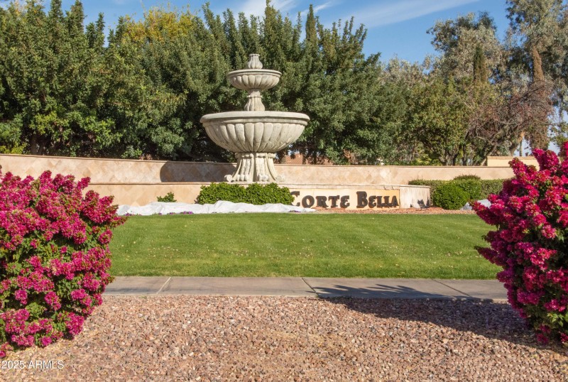 Corte Bella Entrance