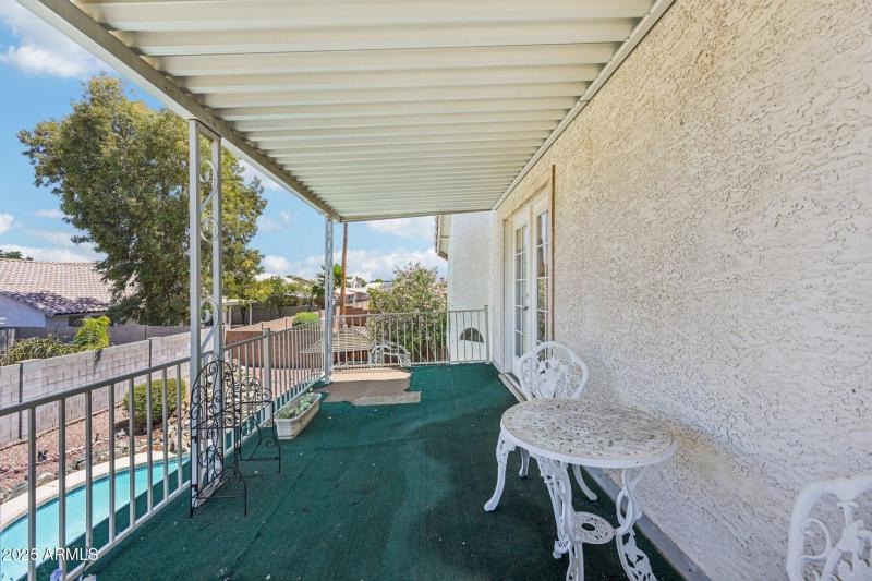 42-web-or-mls-W Michelle Dr-S0508-042