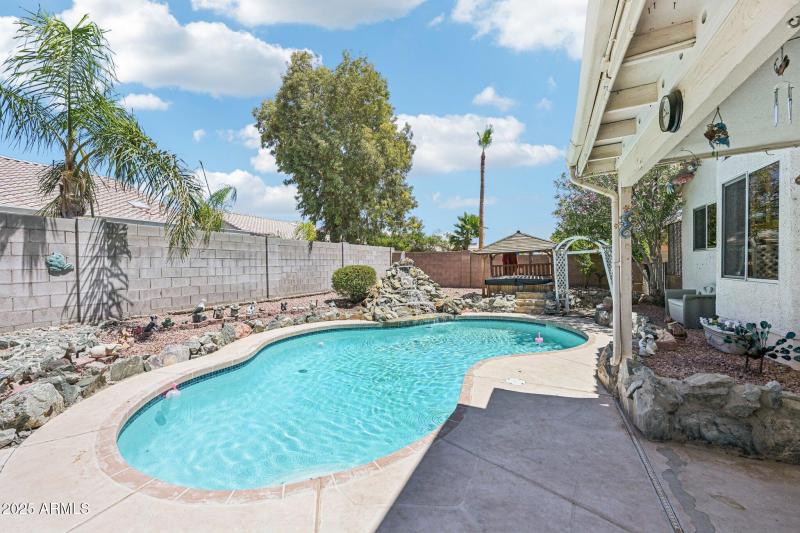 49-web-or-mls-W Michelle Dr-S0508-049