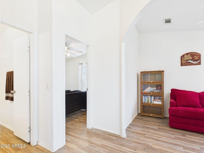 6-web-or-mls-CAM03379G0-PR0168-STILL006