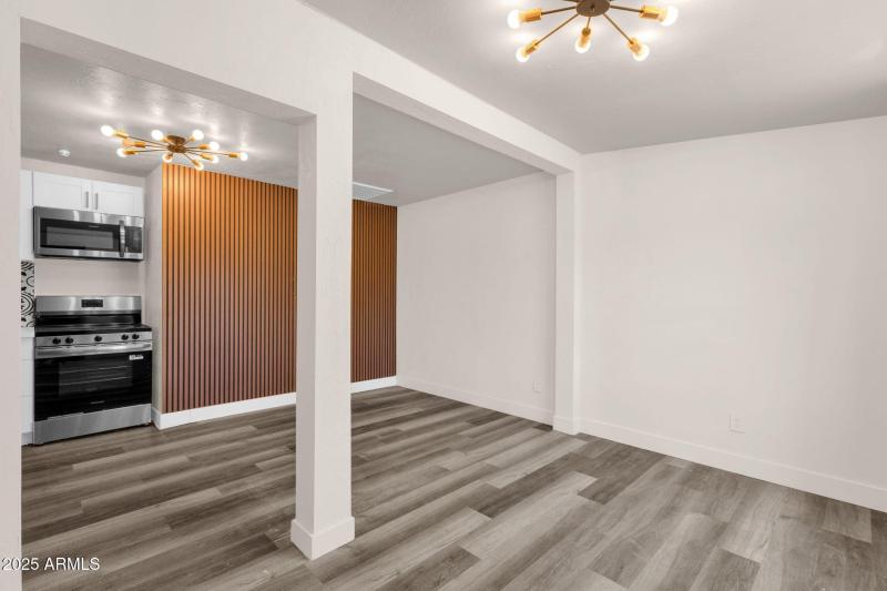 7-web-or-mls-1012-e-pierson-st