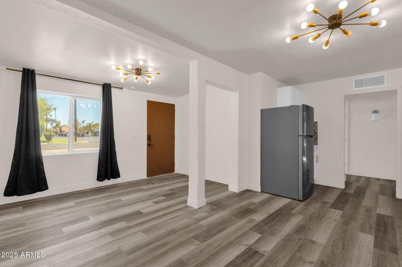 8-web-or-mls-1012-e-pierson-st