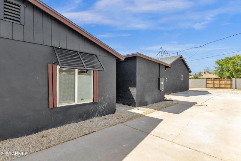 34-web-or-mls-1012-e-pierson-st