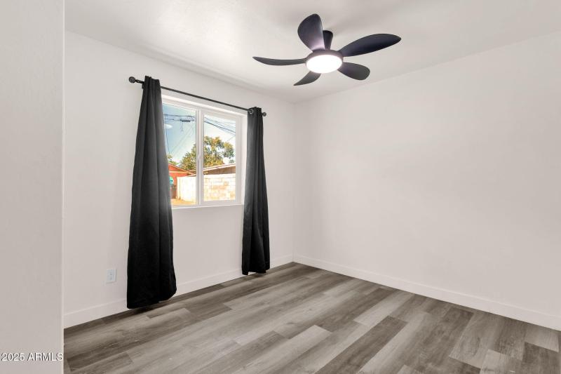 47-web-or-mls-1012-e-pierson-st