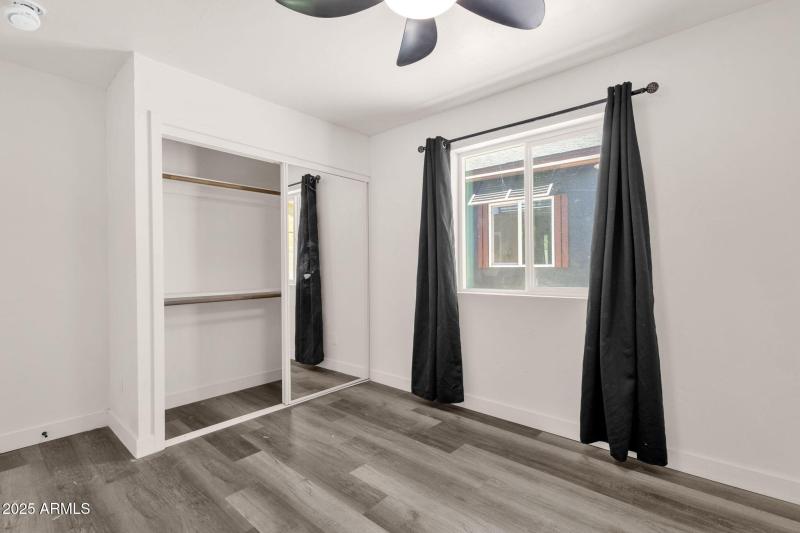 48-web-or-mls-1012-e-pierson-st