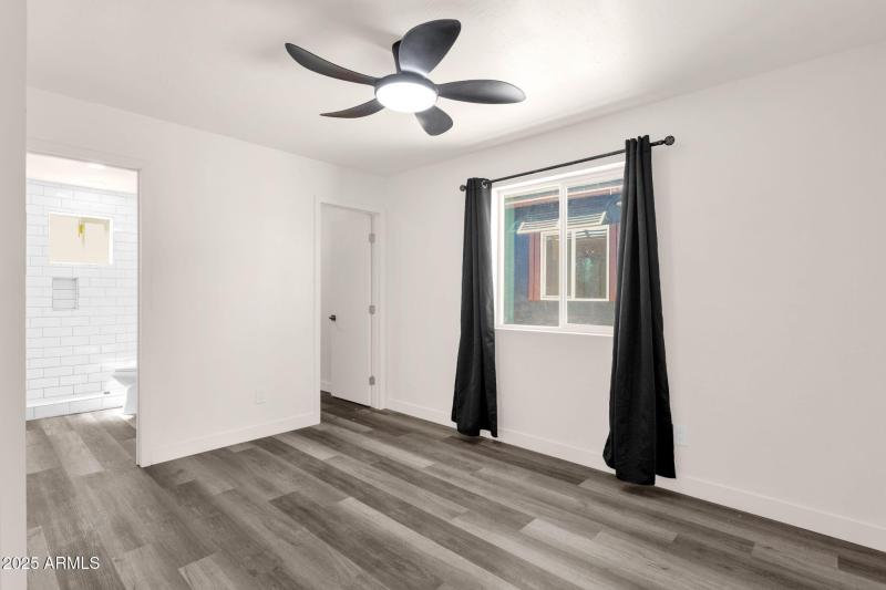 50-web-or-mls-1012-e-pierson-st