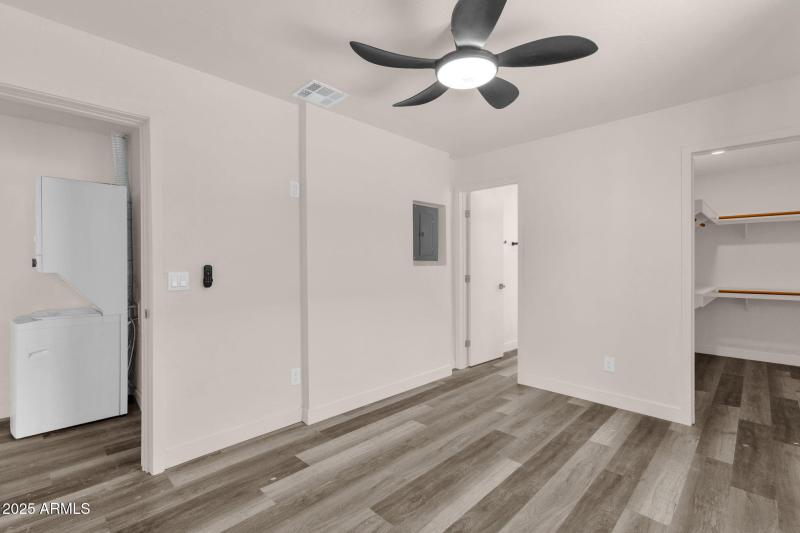 52-web-or-mls-1012-e-pierson-st