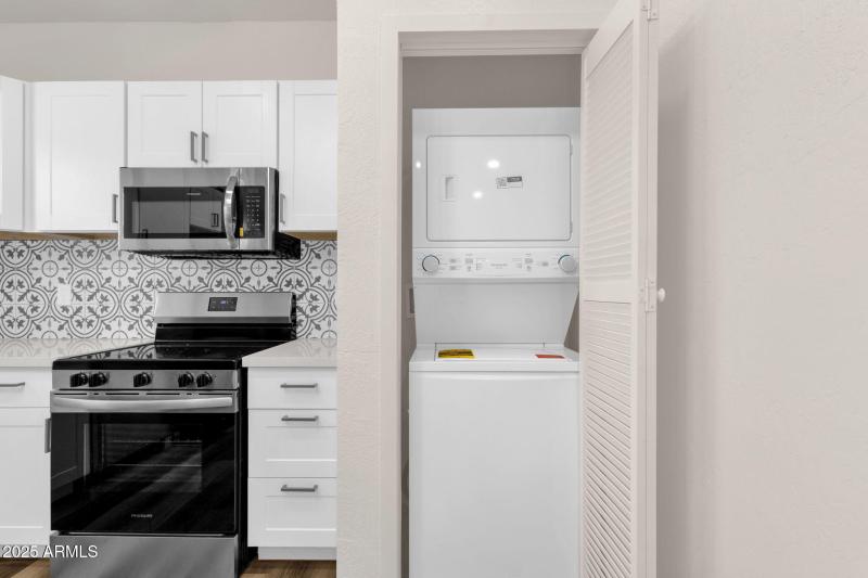 72-web-or-mls-1012-e-pierson-st