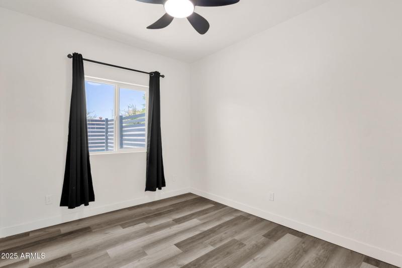 75-web-or-mls-1012-e-pierson-st