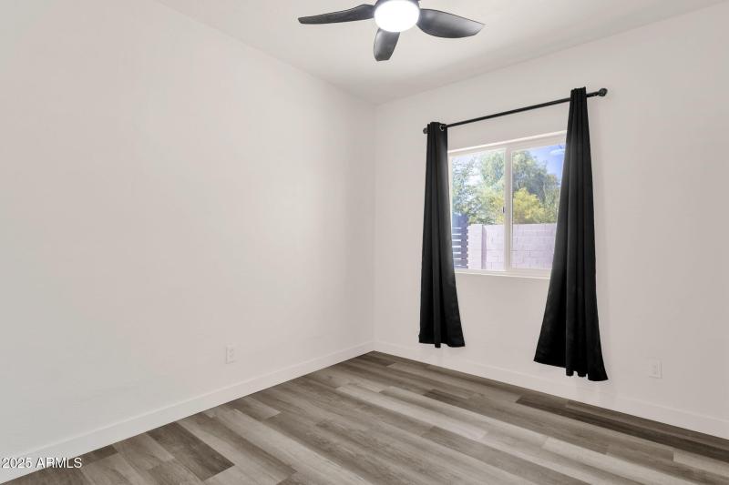 80-web-or-mls-1012-e-pierson-st