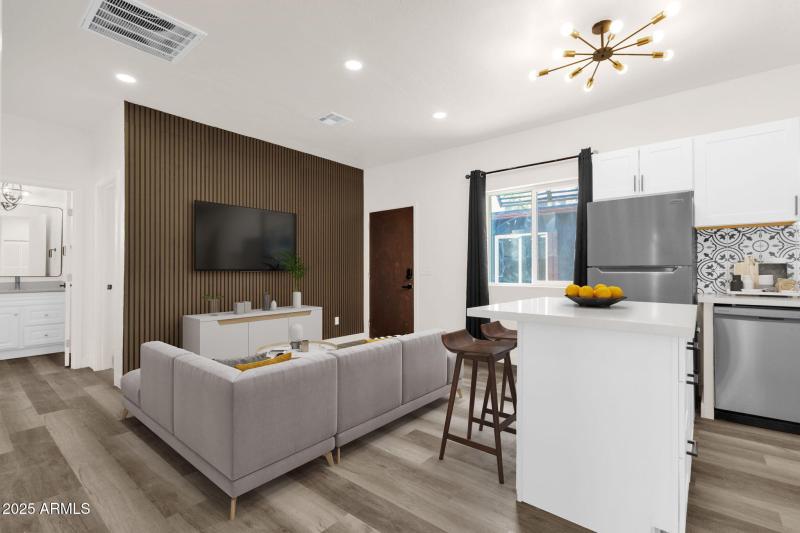 90-web-or-mls-1012-e-pierson-st