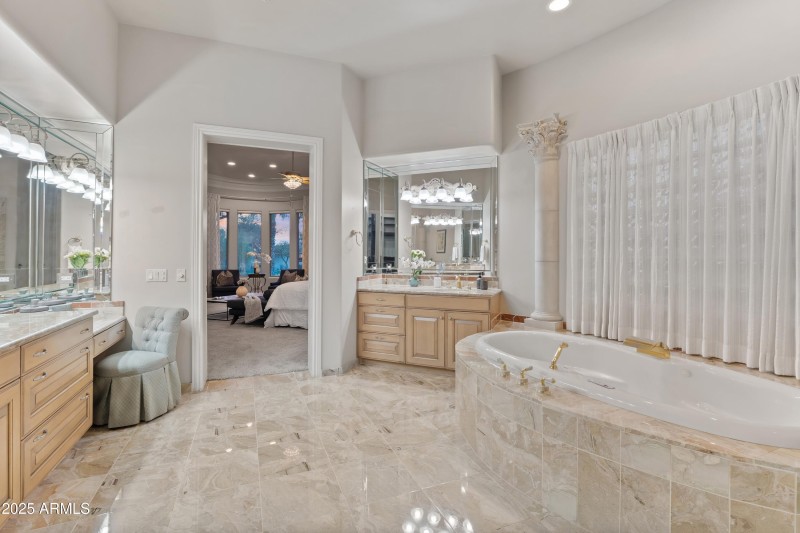 060_Primary Bathroom