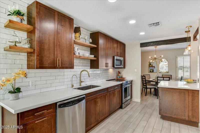 Kitchen - Quartz Counters