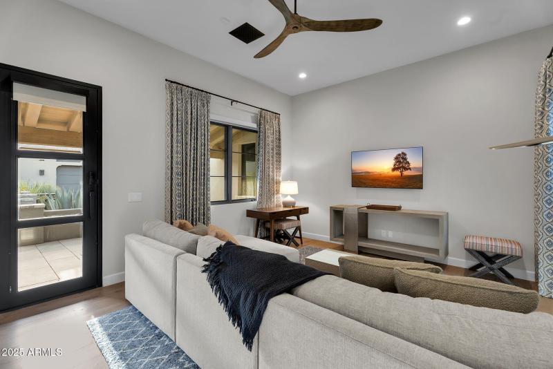 99-web-or-mls-Aniko-94